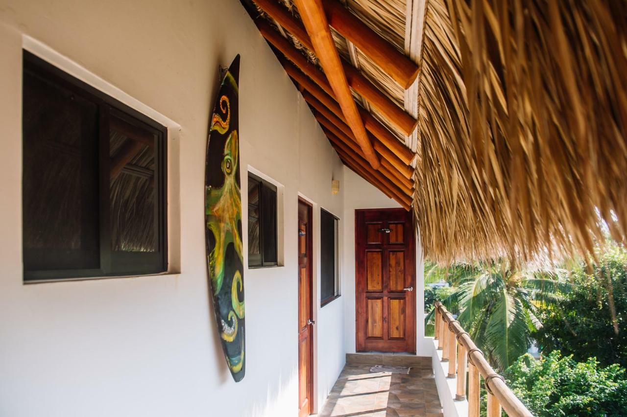 Experiencia Surf Camp Hostel Brisas de Zicatela Kültér fotó